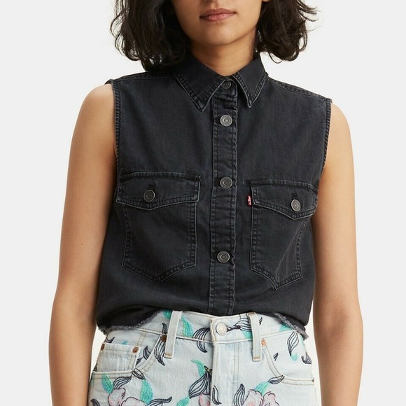 Levi's Charcoal Sleeveless Button-Down Shirt - Picture 1 of 9